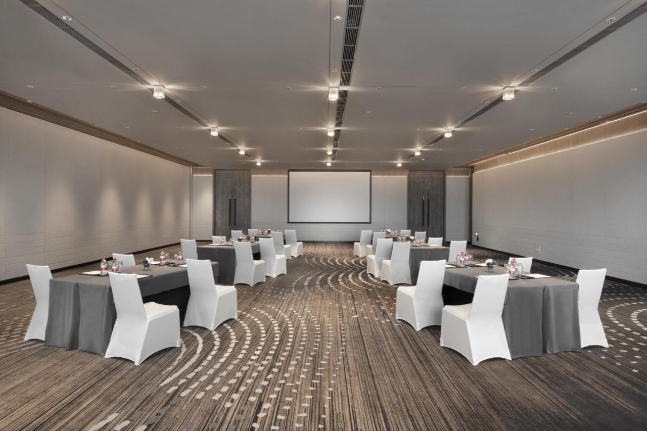 Crowne Plaza Wuhan Optics Valley By Ihg Esterno foto